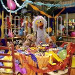 22-05-2000 Sesamstraat caracters at studio in Hilversum.

[keywords]Pino, Ieniemienie, Tommie[/keywords]